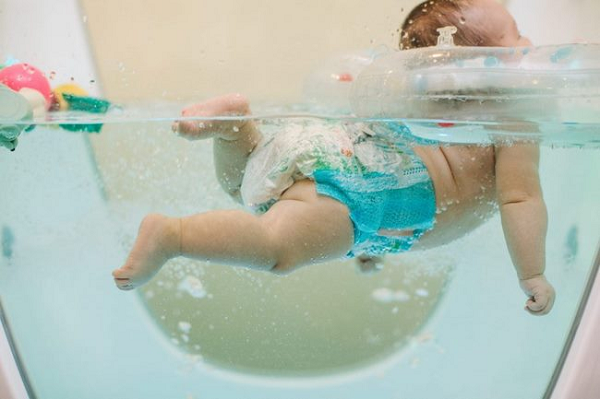 Tìm hiểu về bơi thủy liệu cho bé ở TPHCM